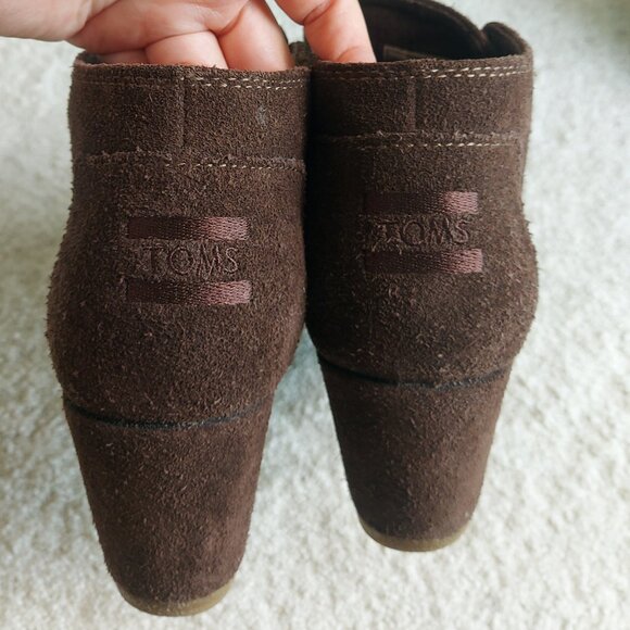 Toms Suede Chocolate Brown Wedge Bootie with Laces EUC - Picture 7 of 7